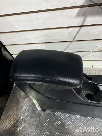 Подлокотник kia cerato 2