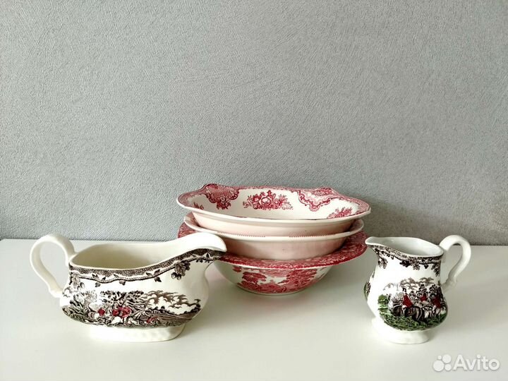 Английский фарфор,салатник и тарелки