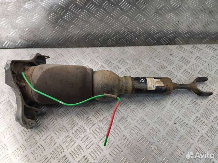 Пневмостойка передняя Audi A6 Allroad C5 2.5 4Z761