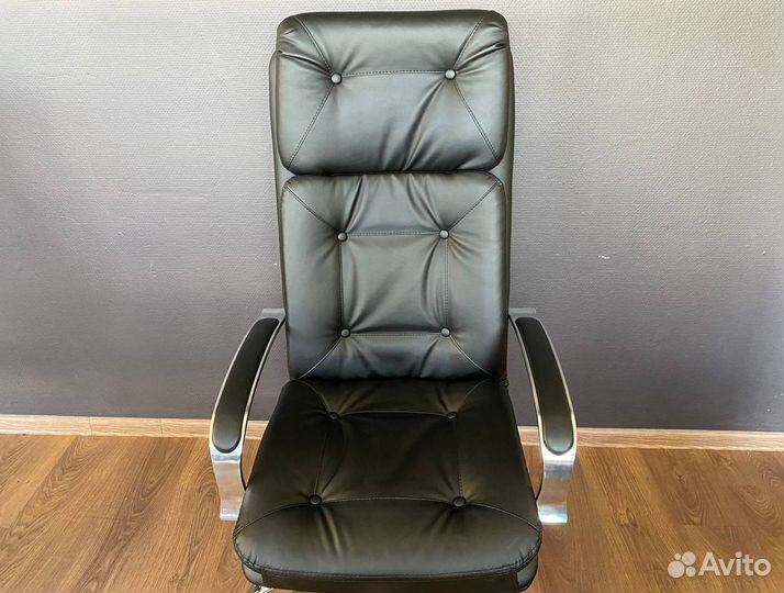 Офисное кресло. Гарантия 1 год