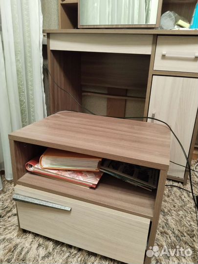 Тумба прикроватная