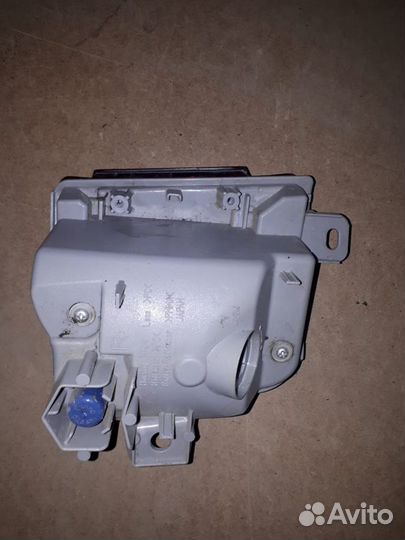 Фонарь противотуманный правый Land Cruiser 200