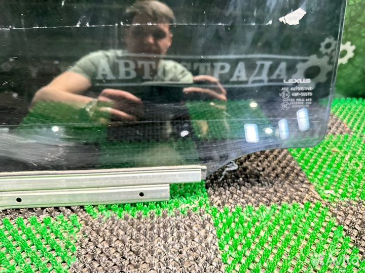 Стекло двери заднее левое Lexus Gx460 2009-2022