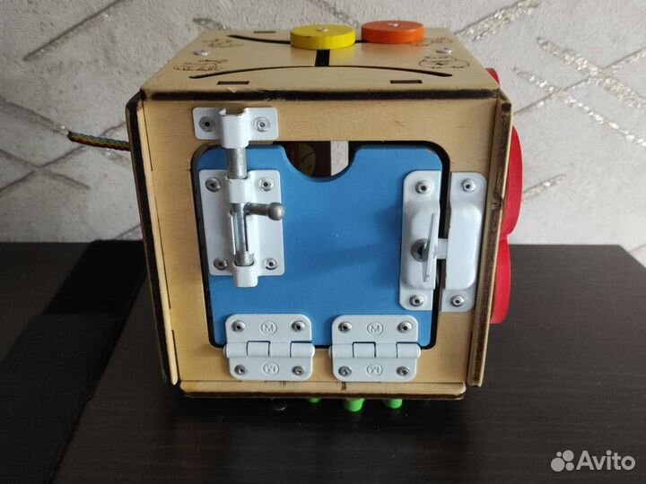 Пирамидка, бизиборд