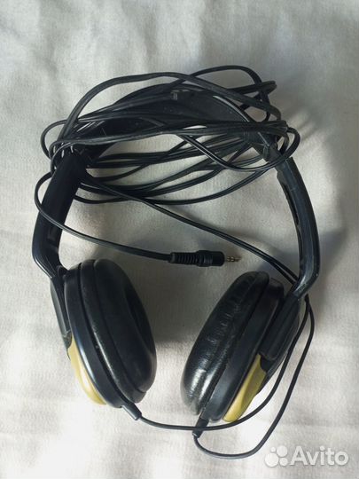 Проводные наушники