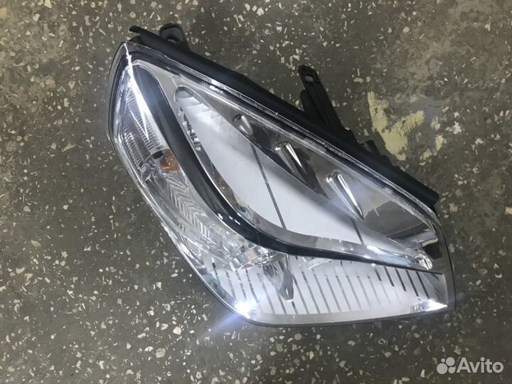 Фара правая новая Geely MK Cross