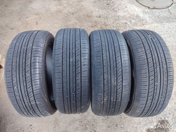 Yokohama Advan dB V552 215/55 R17 94W