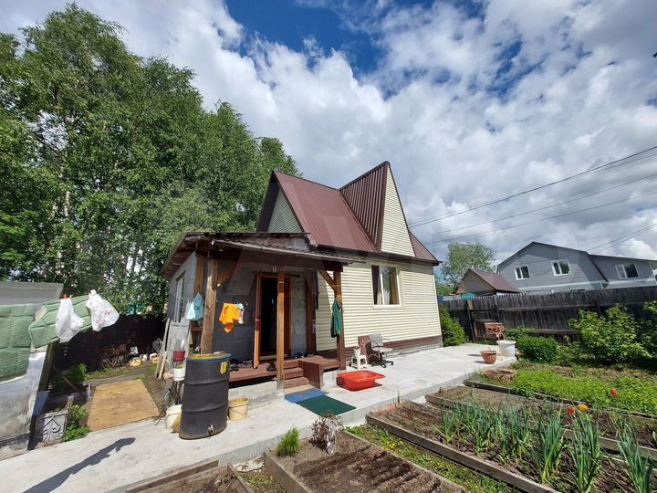 Дом 46,5 м² на участке 8 сот.