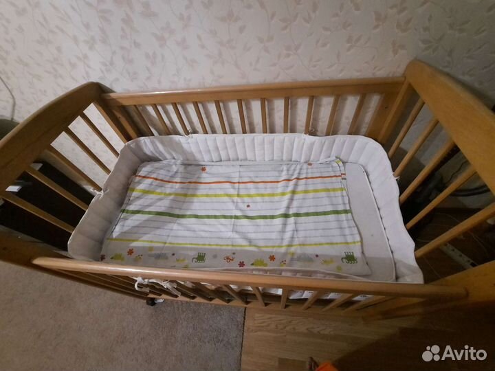 Манеж детский с маятником