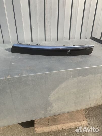 Левый молдинг бампера Audi A8 d3