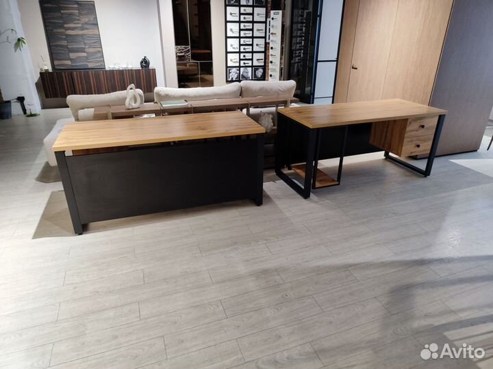 Стол офисный с подвесными ящиками лофт