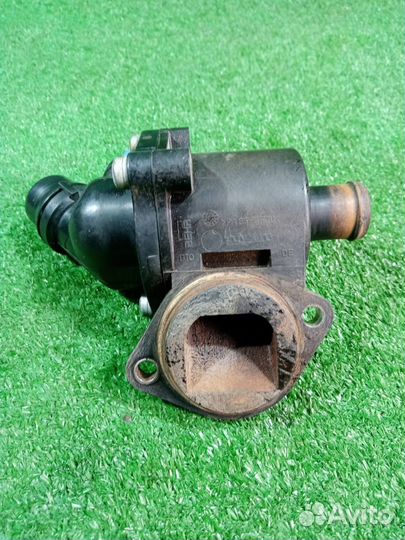 Корпус термостата Audi A4 8E B6 AMB (1 2001