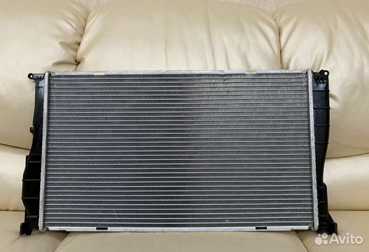Радиатор BMW E87, E90