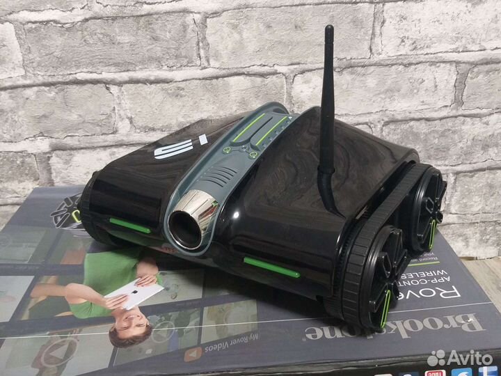 Управляемый Танк-шпион Brookstone Rover 2.0