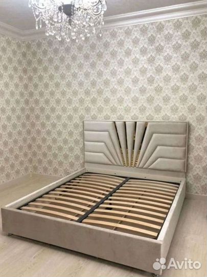 Кровать