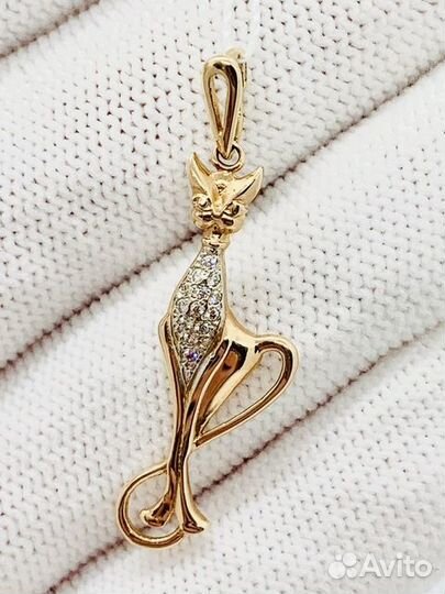 Золотая подвеска с камнем