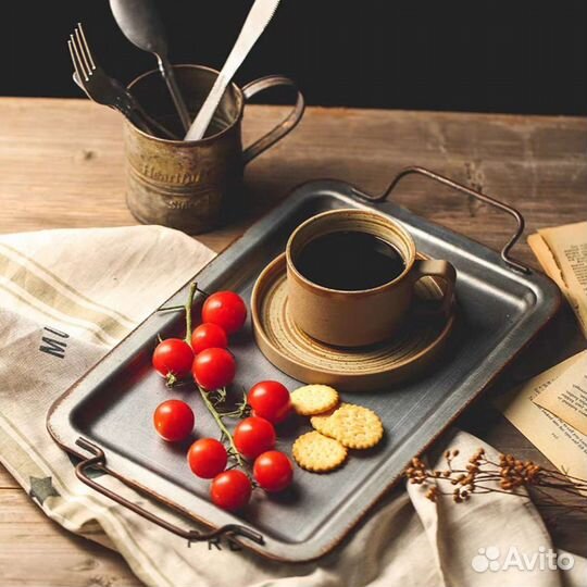 Поднос железный с ручками