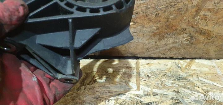 Опора двигателя передняя Chevrolet Cruze 2009-2016