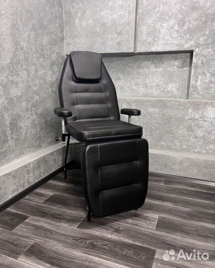 Косметологическое кресло, кушетка для педикюра