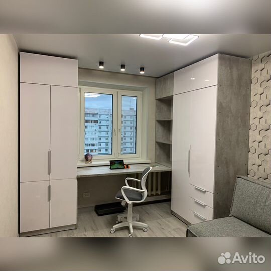 Мебель в детскую, рабочая зона у окна