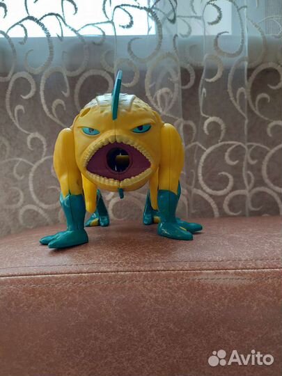 Монстры в клетке