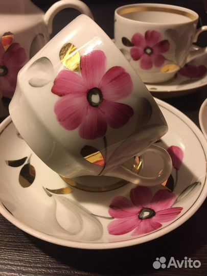 Сервизы чайные фарфоровые