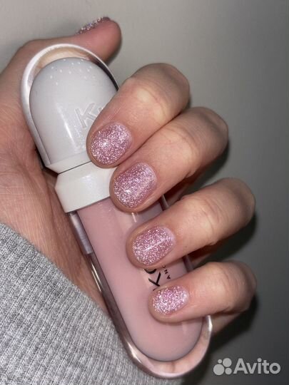 Модель на маникюр