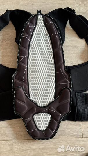 Защита спины dainese