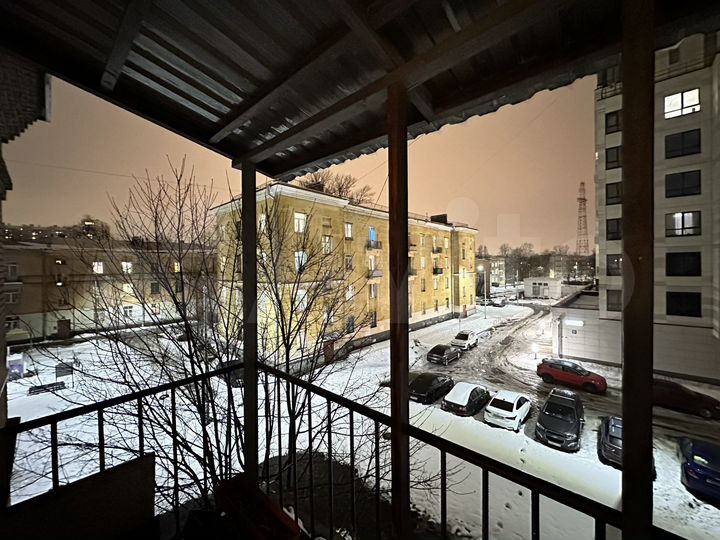 2-к. квартира, 50 м², 3/3 эт.