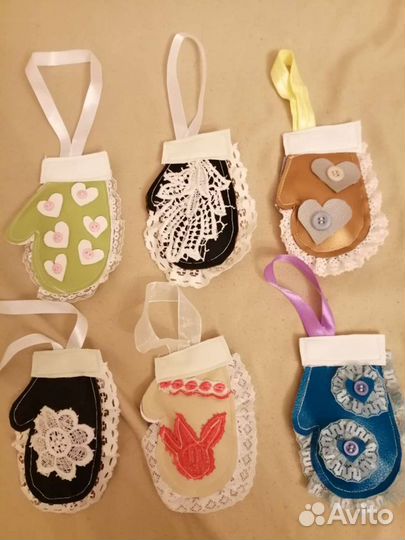 Новогодняя варежка