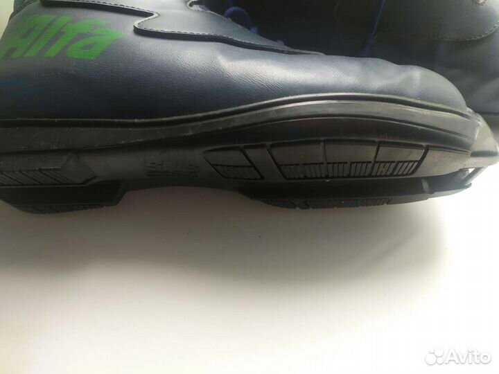 Лыжные ботинки