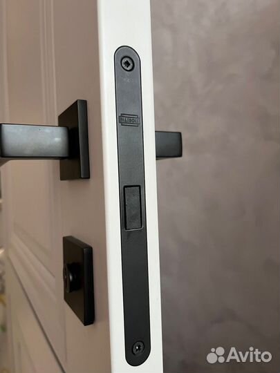 Монтаж межкомнатных дверей