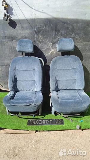 Передние сиденья рено scenic 1