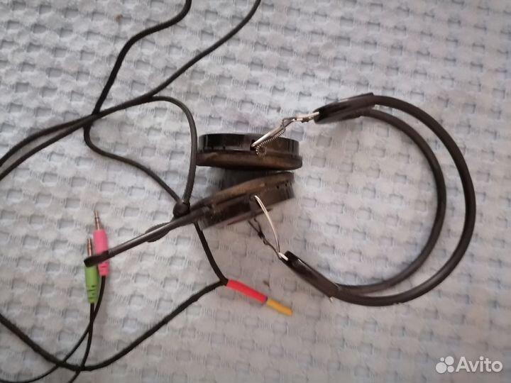 Наушники с микрофоном