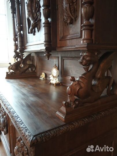 Буфет старинный Французский в охотничьем стиле