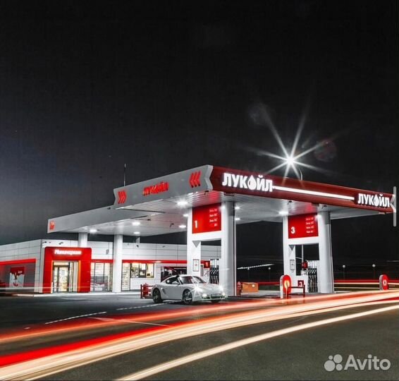 Заправщик на АЗС