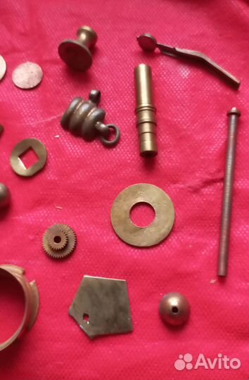 Лот различных деталей из меди - латуни