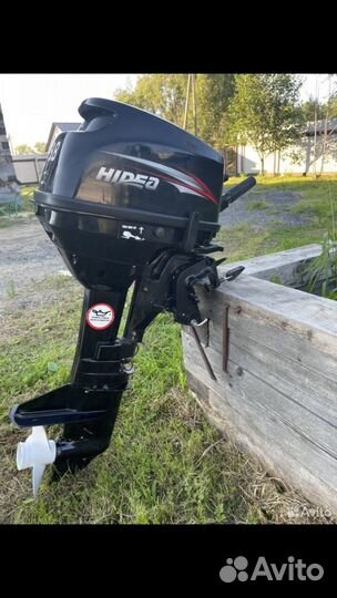 Лодочный мотор с лодкой