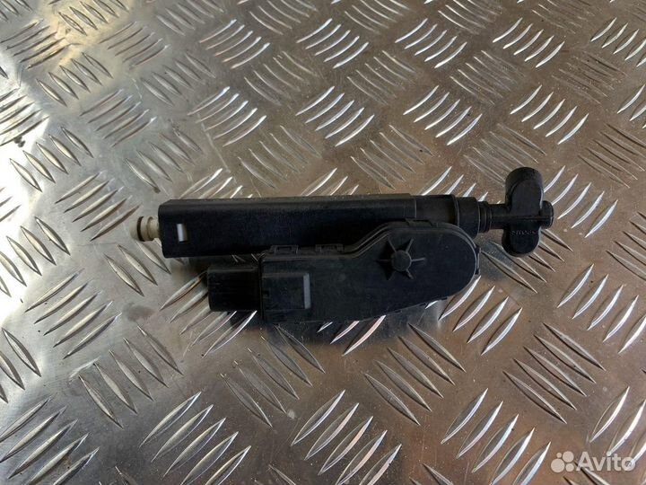 Форсунка омывателя фары левой Audi A8 4E0955965AA