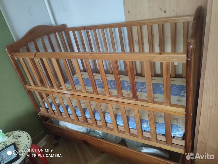 Детская кроватка с матрасом и бортиками