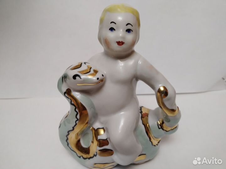 Статуэтка фарфор