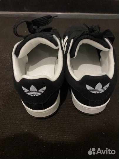 Кроссовки женские