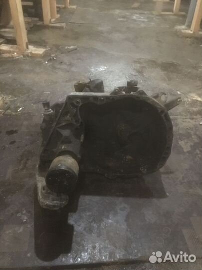 МКПП (механическая коробка переключения передач) R