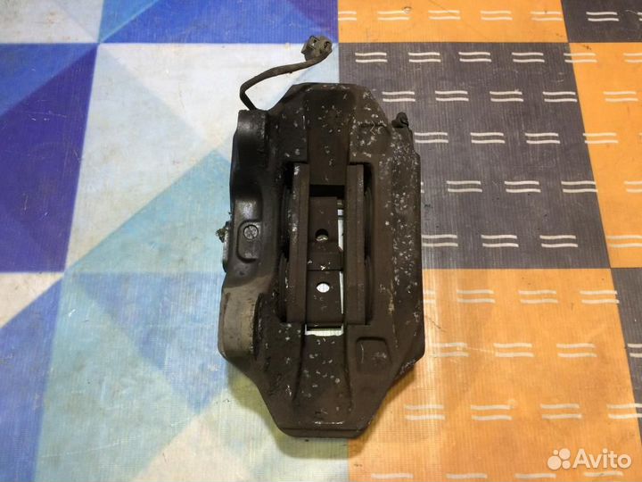 Суппорт передний правый Фольксваген Туарег (2007