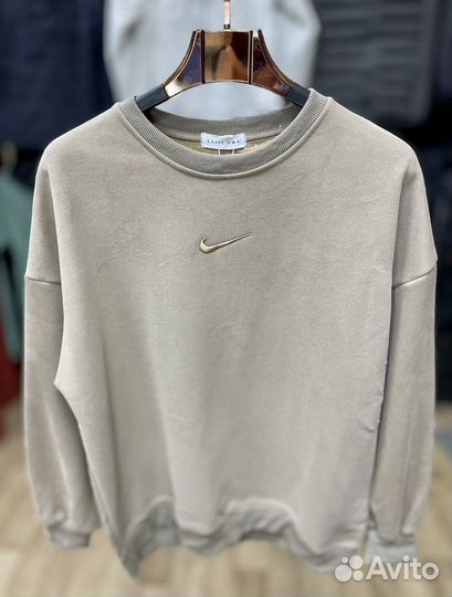 Свитшо nike новый. Теплый