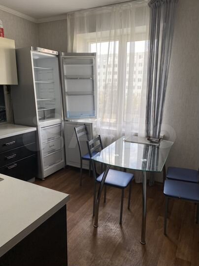 2-к. квартира, 53 м², 4/10 эт.