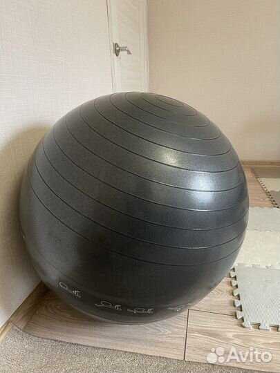 Гимнастический мяч фитбол