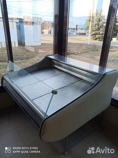 Холодильник витрина