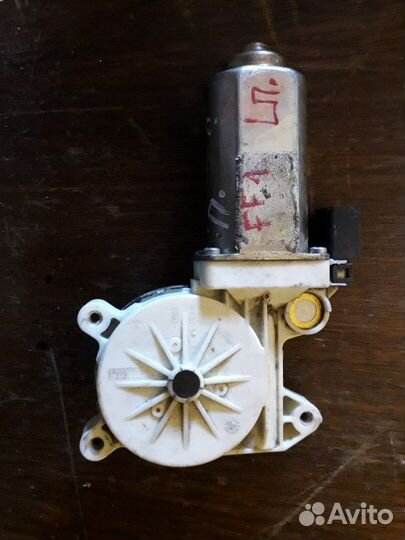 Моторчик стеклоподъемника Ford Focus I