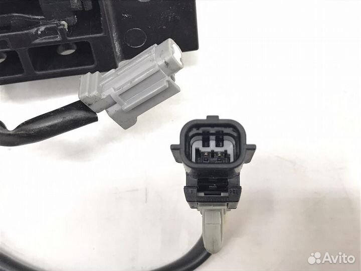 Внешняя ручка передней правой двери Nissan Teana